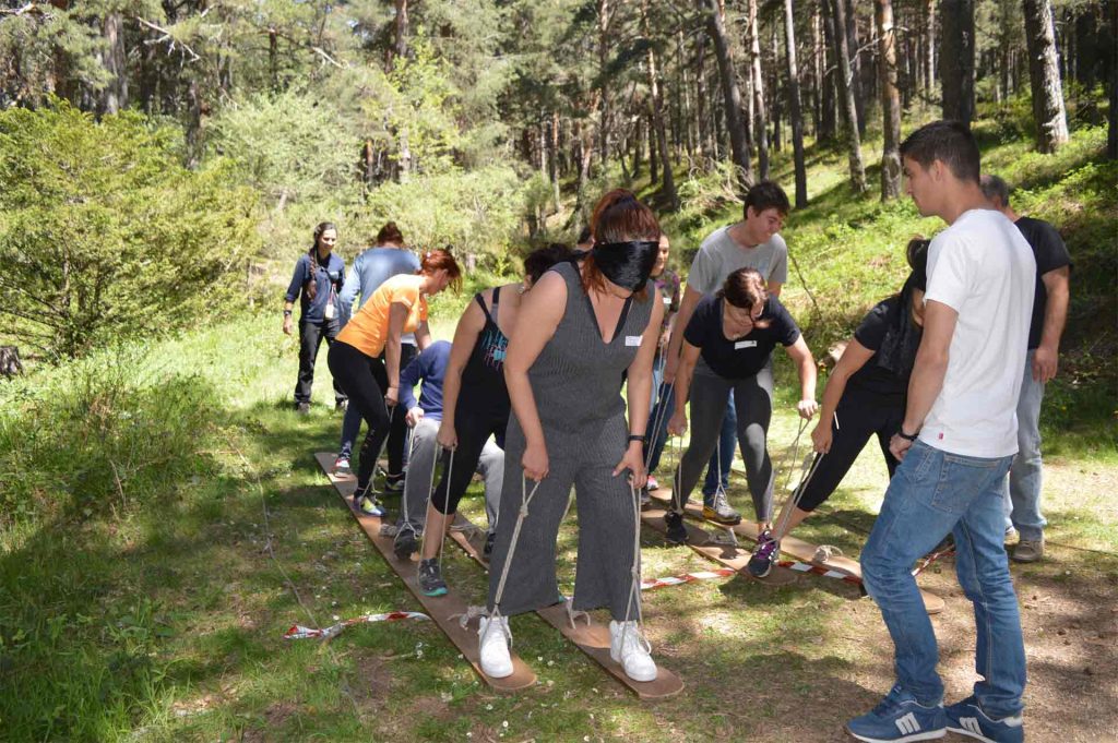 Programa en naturaleza y team building para reducir el estrés laboral en los equipos de alto rendimiento