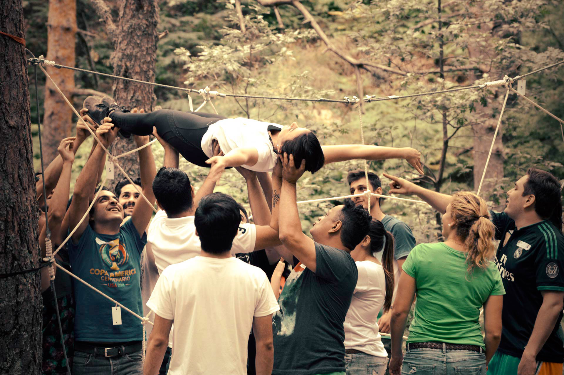 Foto Actividad confianza Equipo en team Building